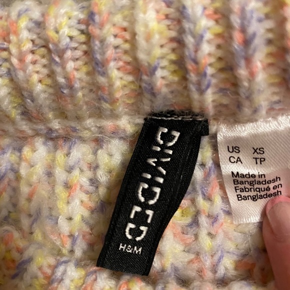 H&M knit sweater - Picture 3 of 5